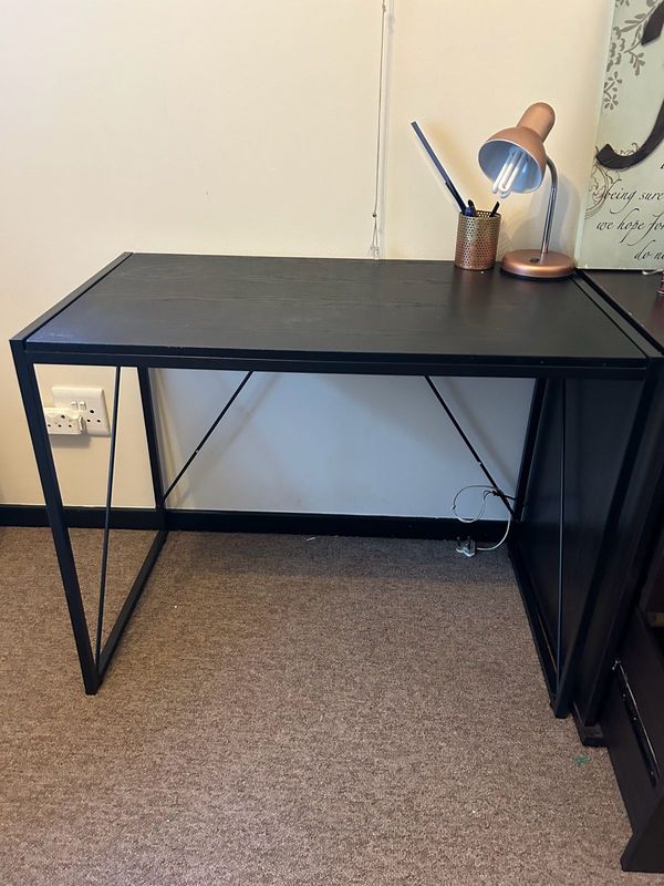 Study desk with free chair