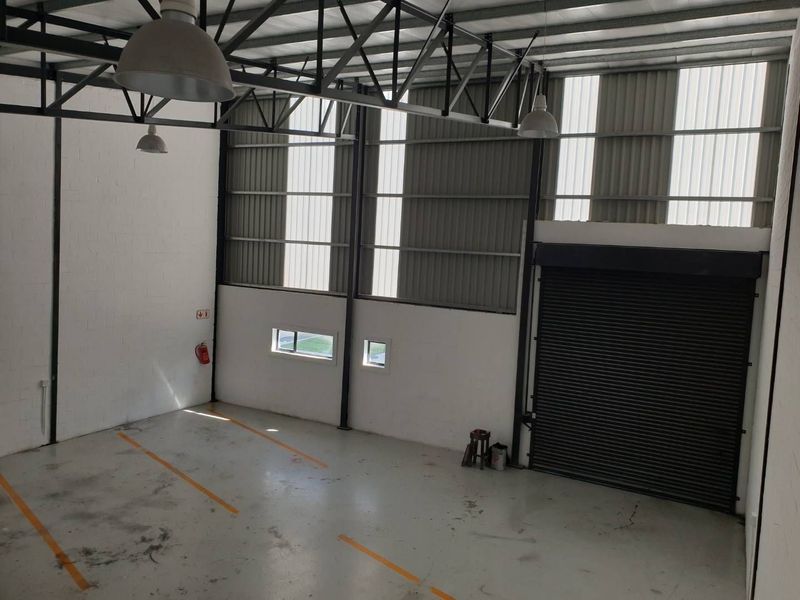 Neat warehouse For Sale In Rivergate, Riverpark 2