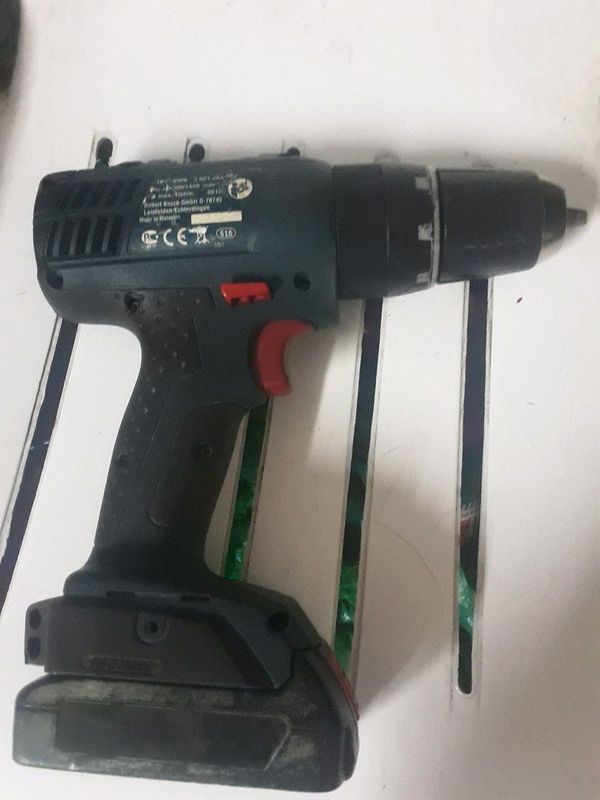 Bosch 18v Cordless Drill - (Spares Working)
