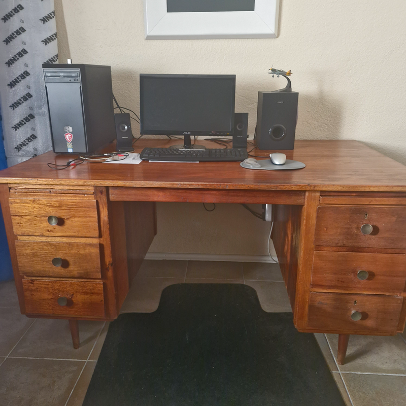 Vintage large desk oregon pine