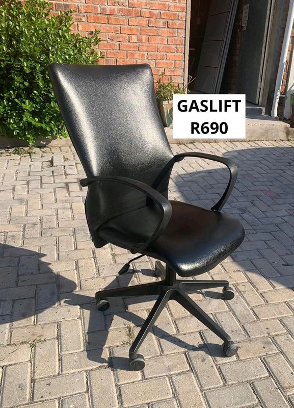 GAS LIFT HEIGHT ADJUSTABLE CHAIR FOR SALE