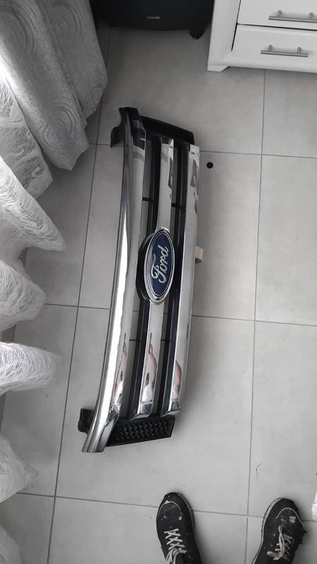 Ford Ranger  T6 New tyre&#39;s 265/65/R17 New driver side back light and New Chrome grill.