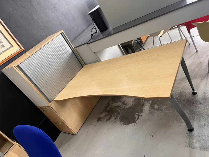 Maple straight desk and credenza and drawersR750 each