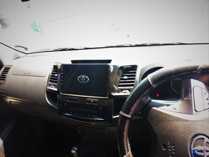 TOYOTA HILUX/ FORTUNER 9 INCH ANDROID TOUCHSCREEN MEDIA UNIT (2006-2015)