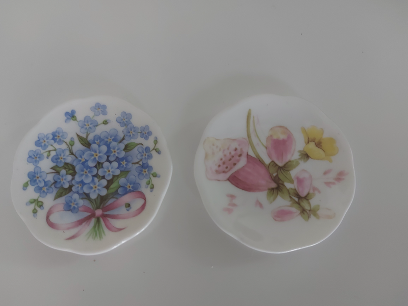 2 x Tiny Floral Plates