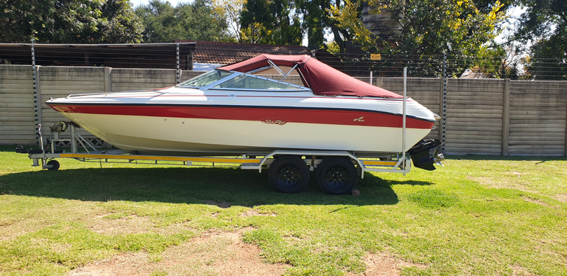 Sea Ray 20ft Bowrider with Mercruiser 5.7 litre and Alpha One GenII Stern drive.