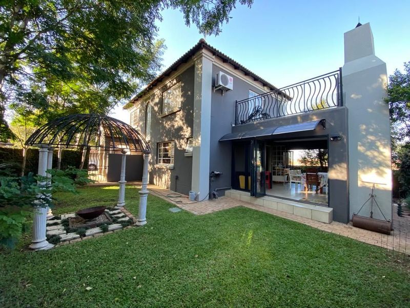 Neat and Modern 3 Bedroom Freestanding Home For Sale in Amberfield Crest Estate