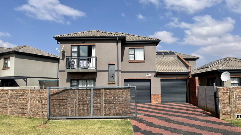 Stunning 4 Bedroom double storey home for sale in West View 2 Security Estate!