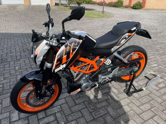 2015 KTM 390 Duke with 3900km&#39;s for sale
