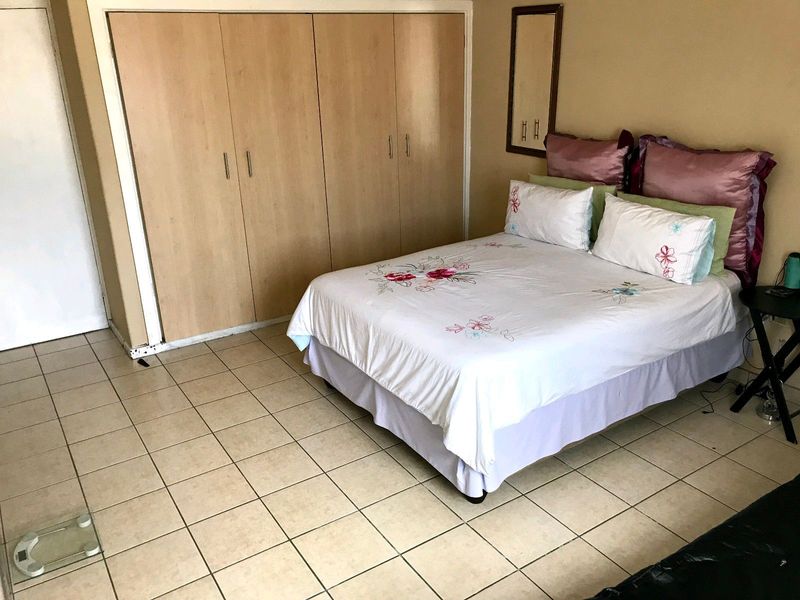 MAIN BEDROOM TO LET In UMBILO- WATER &amp; ELECTRICITY INCLUDED