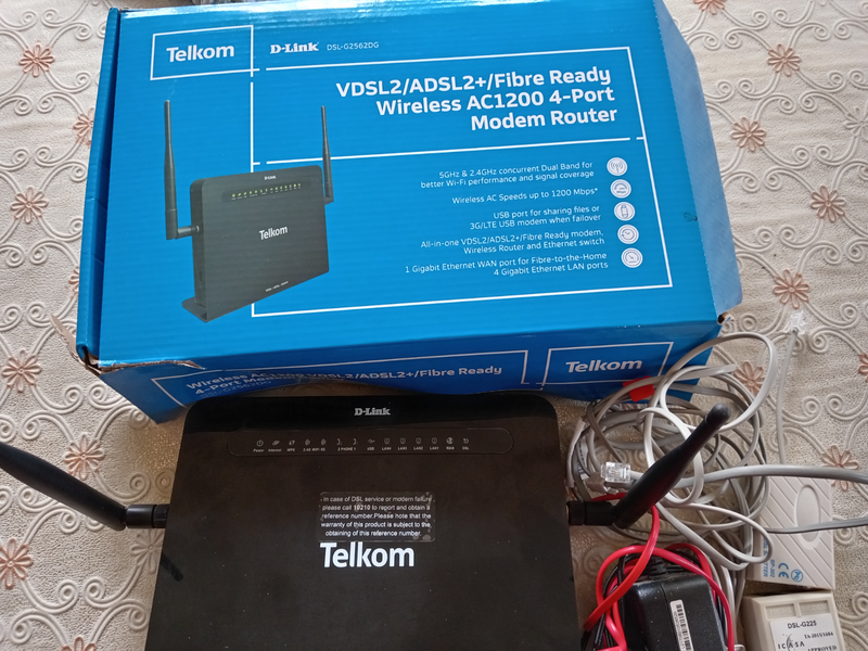 Modem Router :TELKOM D-LINK VDSL2/ADSL2 &#43; Fibre Ready Wireless 4 Port