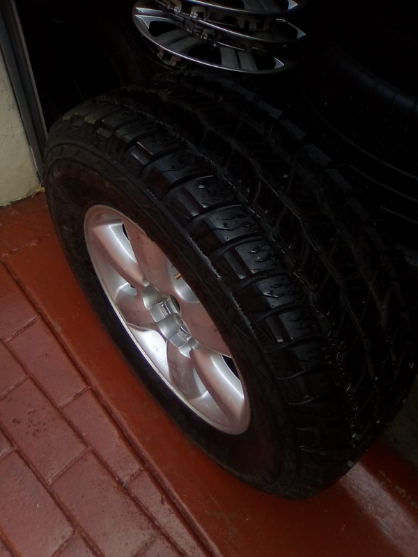 Brand new tyre with Toyota mag for sparewheel...265/65/17 139/6pcd