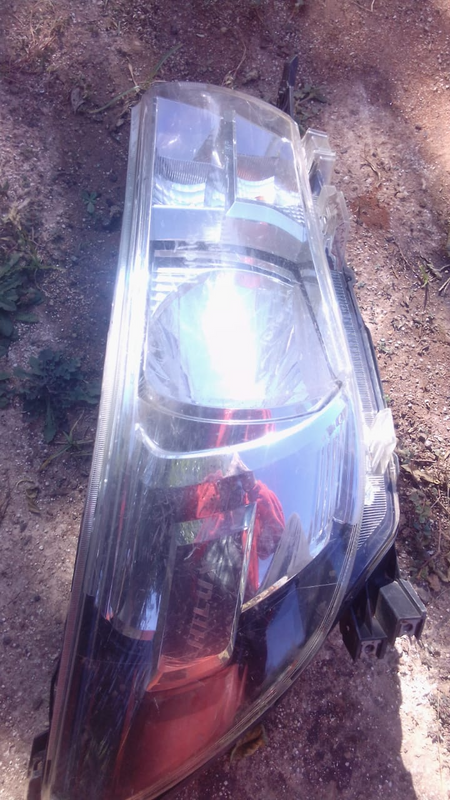 2014 Toyota Hilux Right Headlight For Sale.