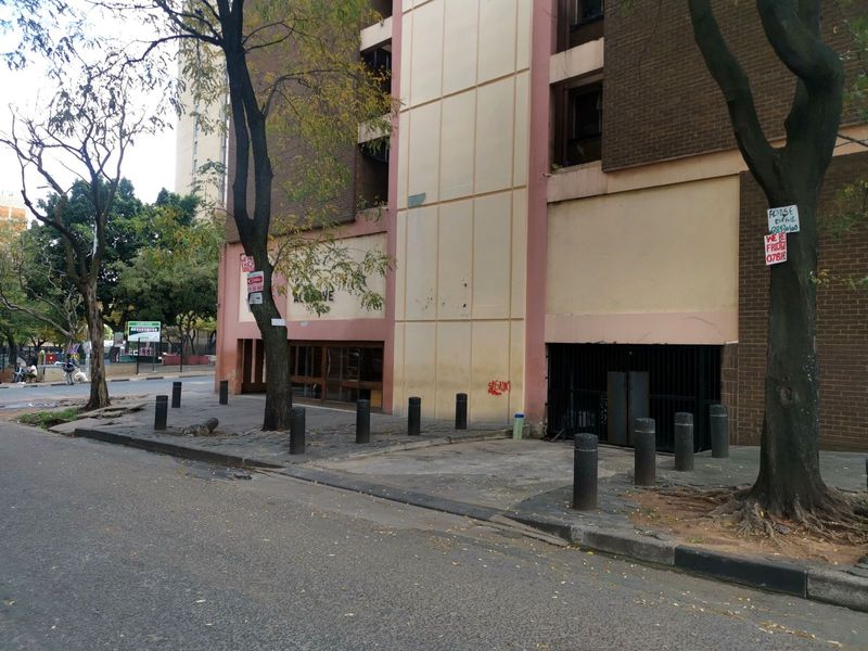 2 Bedroom apartment in Hillbrow For Sale