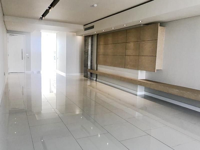 Luxury 2 Bedroom Apartment in Sandton.