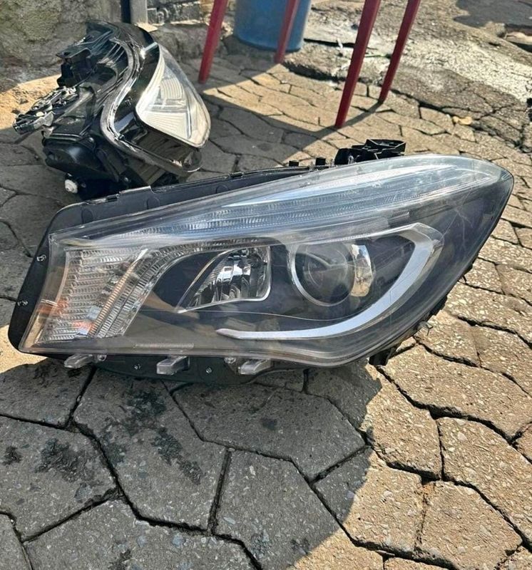 CLA Mercedes Benz headlights available