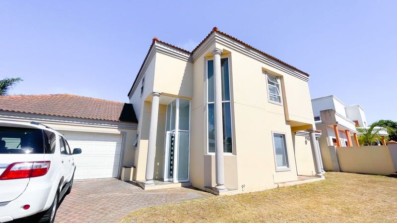 SUMMERSTRAND 3 BED 2,5 BATH DOUBLE STOREY HOUSE WITH DOUBLE GARAGE FOR SALE