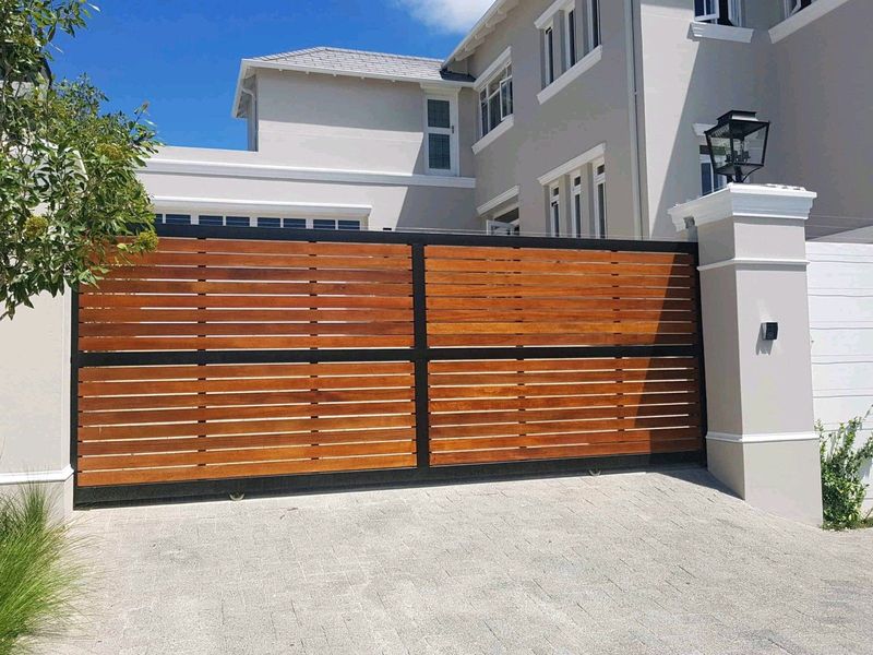 Fencing,razor wire,driveway gates