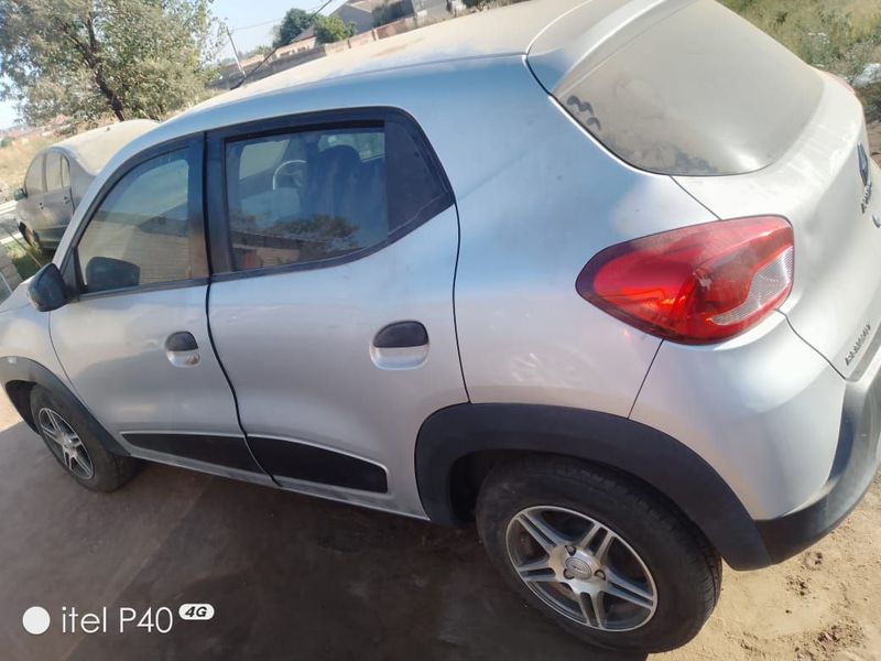 Silver Renault kwid Automatic