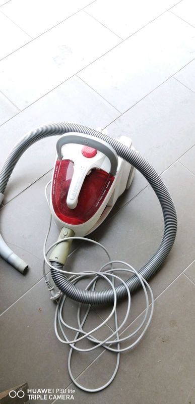 Cleaning vacuum