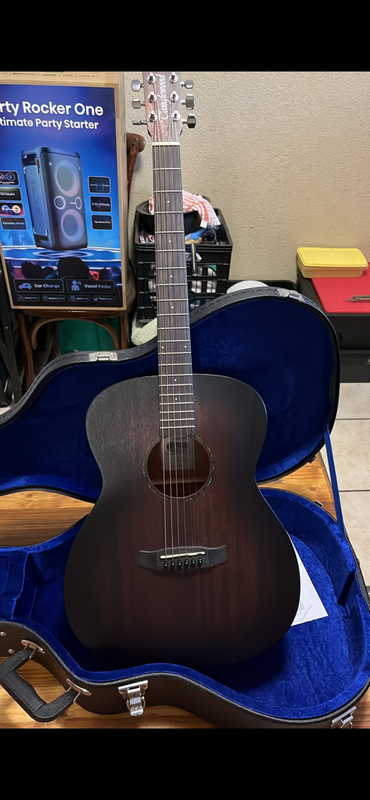 Acoustic Electric Tanglewoord Guitar