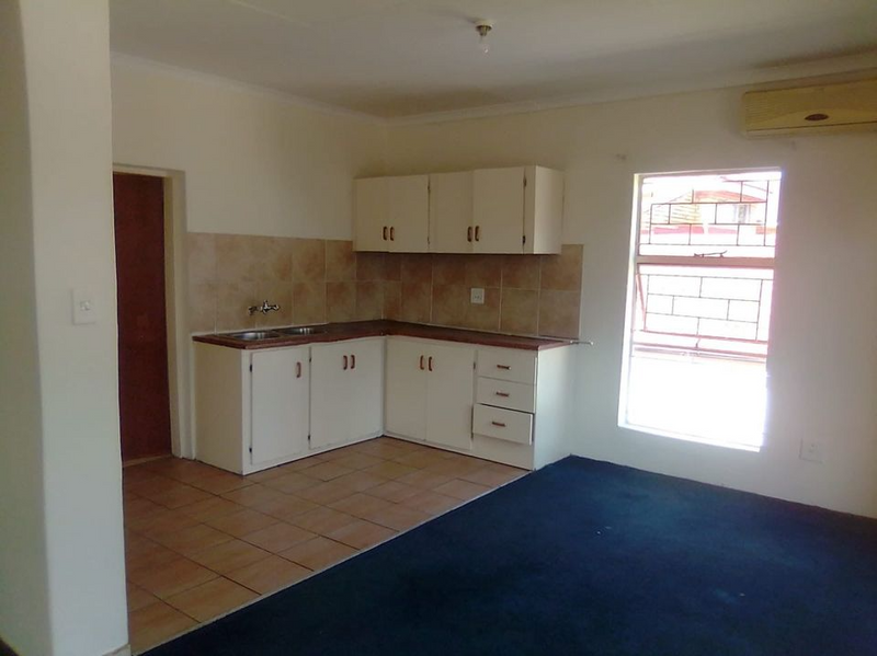 NEWCASTLE-KZN: CLEAN  SAFE &amp; BEAUTIFUL  2 BEDROOM FLAT TO RENT