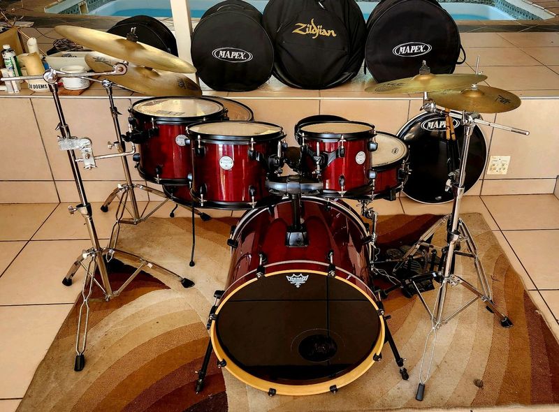 6-Piece Mapex Horizon Drumkit Including Travel Bags