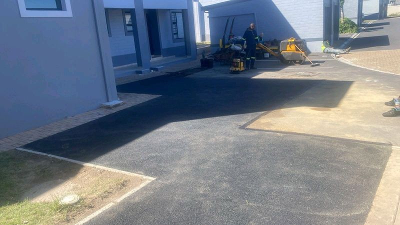 Tar &amp; Paving Driveways