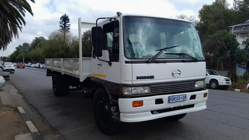 Hino 16177 dropside in a mint condition for sale at an affordable amount