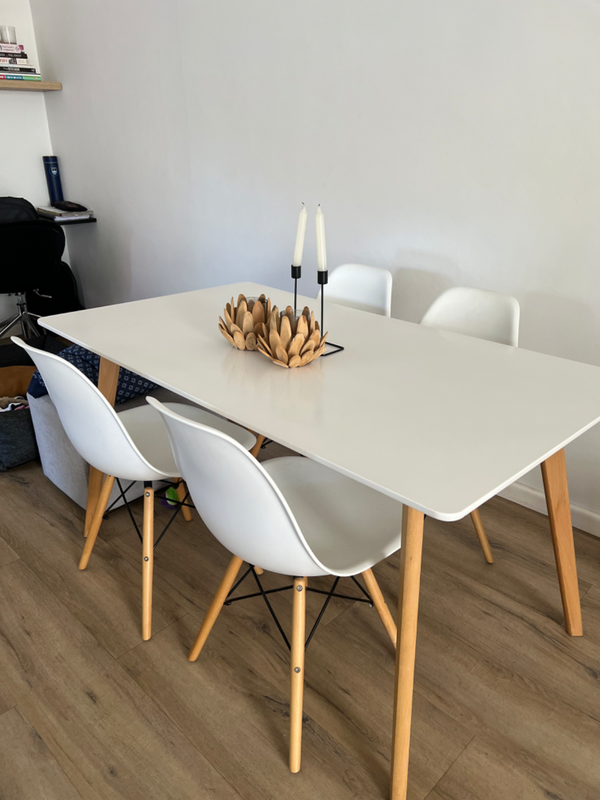 Modern Dining Room Table &amp; Chairs