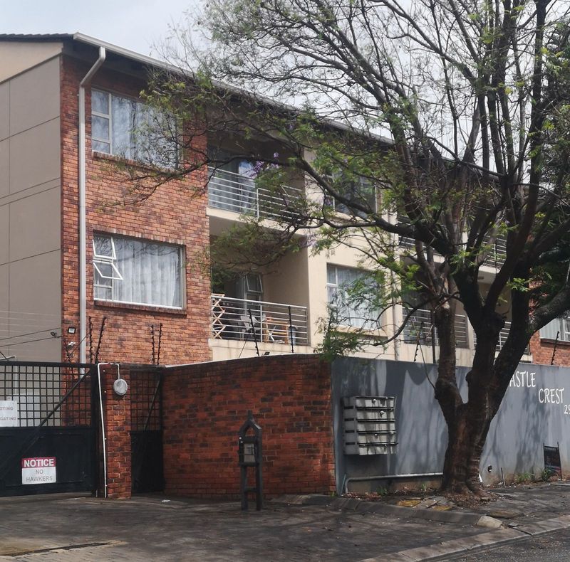 Spacious 2 Bedroom Ground Floor Apartment to Let in Northcliff - Available 1st February 2025