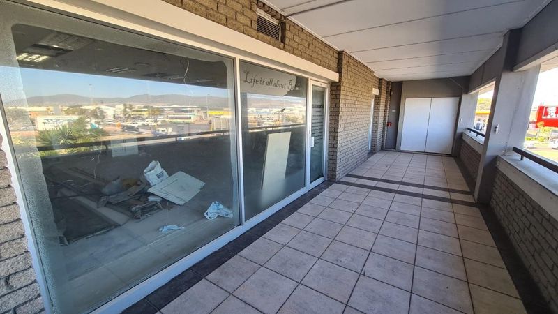 FIRST FLOOR REATAIL SPACE TO LET IN MILNERTON