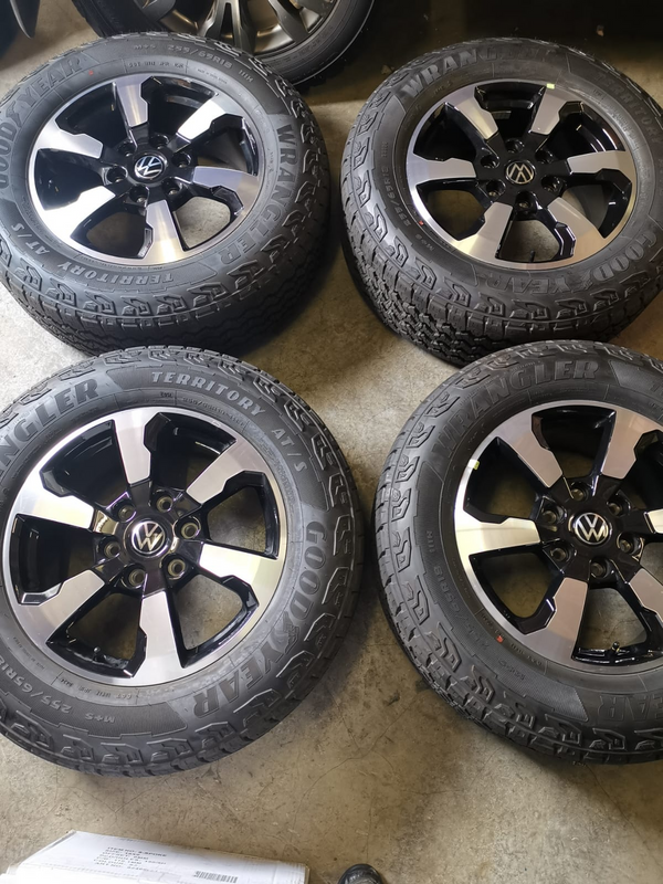 18inch VW Amarok original mags(latest models 6x139,7pcd) with new 255/65/18 set R12000.