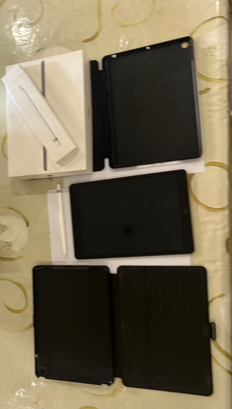 iPad 9th generation 64 GB, Wifi 10.2 inch with original apple pen (1st generation) and 2 covers