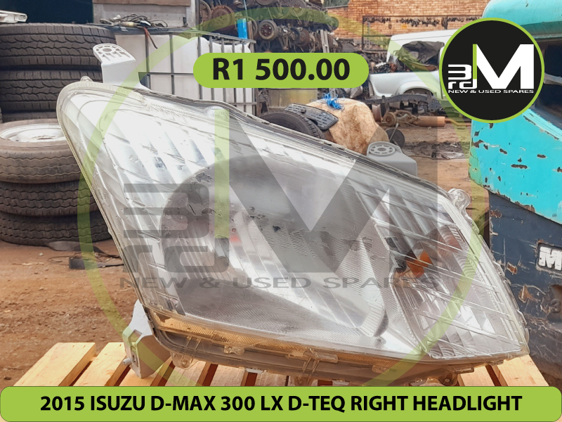 2015 ISUZU D-MAX 300 LX D-TEQ RIGHT HEADLIGHT