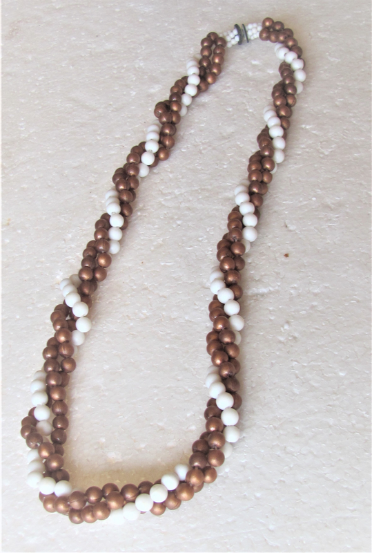 Vintage - Zulu White and Brown Twisted Beaded Necklace