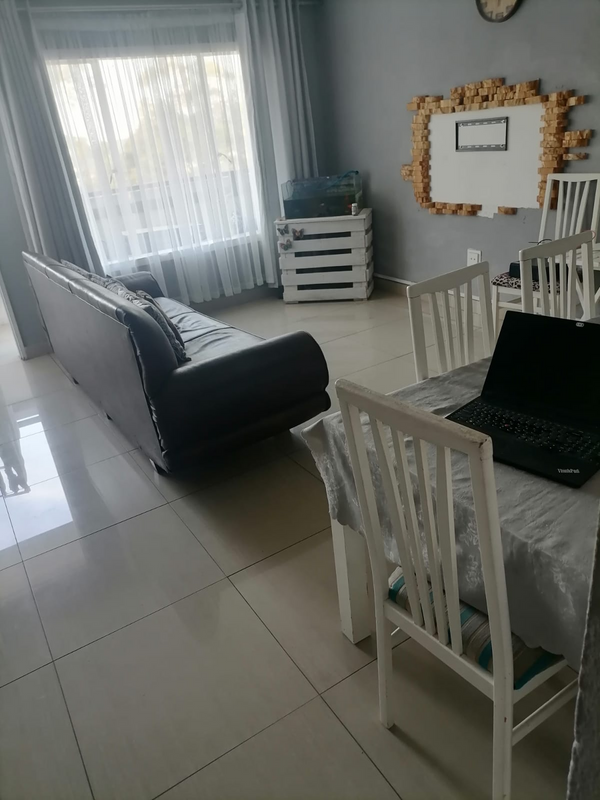 Immaculate, Spacious 2 Bedroom Flat for Sale - Pinetown Central Bamboo Lane