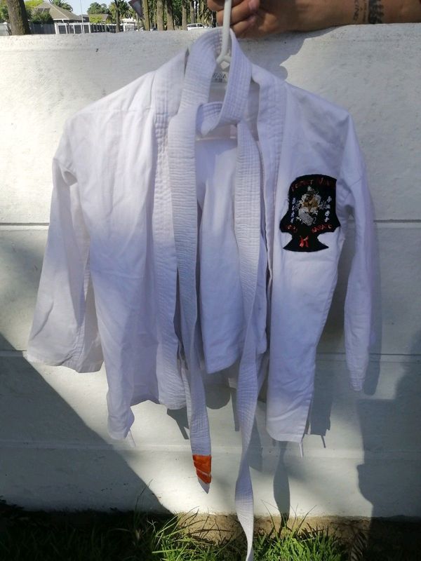 Boys size 2/150 Karate full suit Top, pants and belt R600