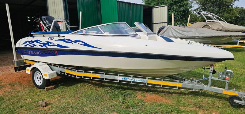 Outrage L-Shape Boat with 150hp efi