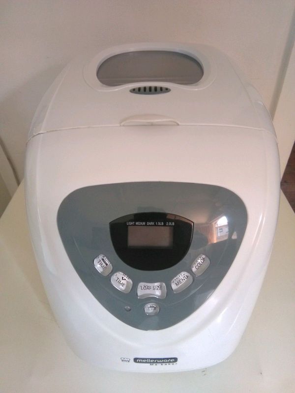 Bread Maker Machine Fully Automatic R:800 like new.