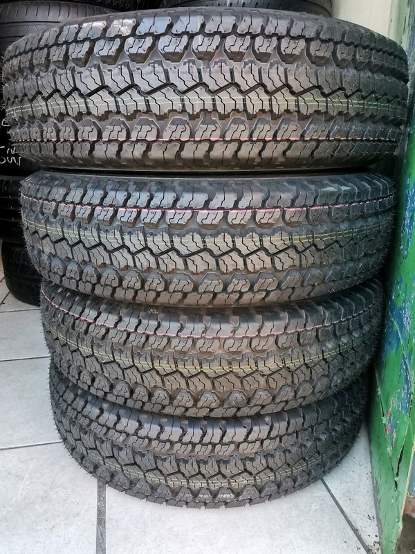 New Set 4x 205/R16C Goodyear