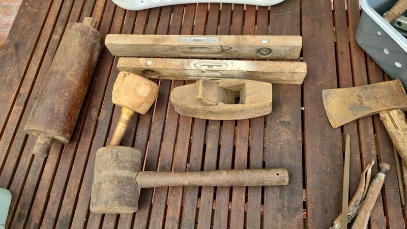 Vintage woodworking tools for sale R180 for the lot.