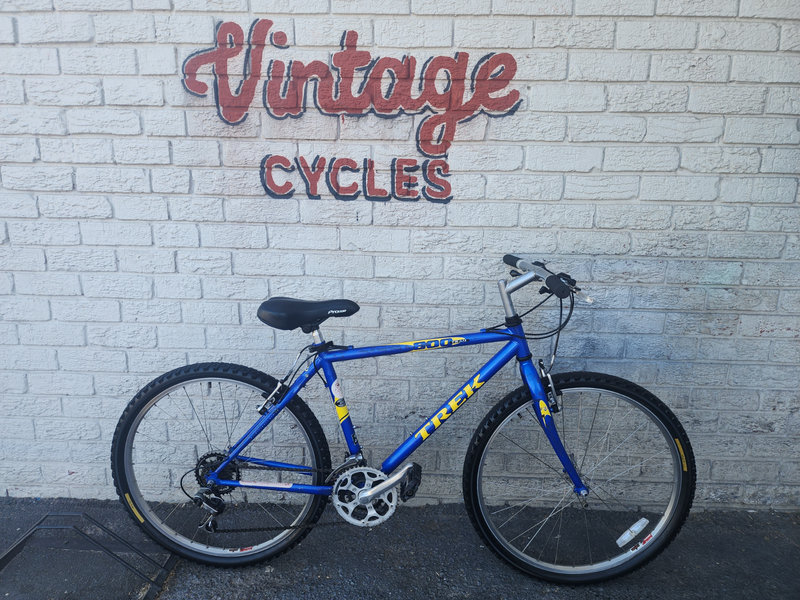 Imported Pre-owned Vintage Steel Trek 800 Trail Small  - R1750