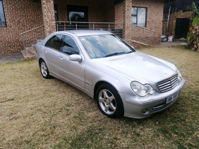 ONE OWNER! 2006 Mercedes Benz C180 - R64900