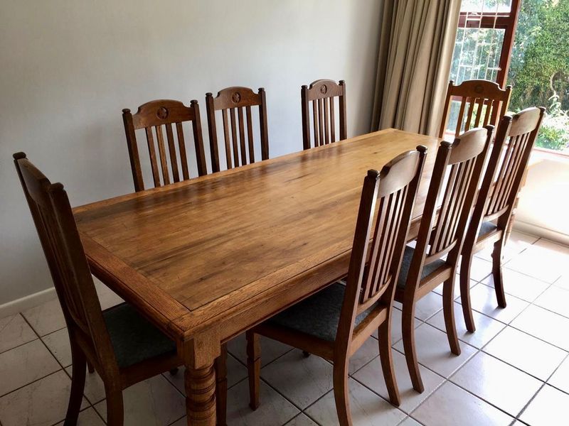 Oak table 10-seater with 8 chairs
