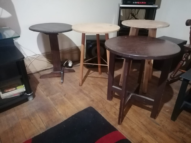 4 Round Bar Stools