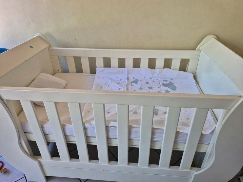 Baby cot