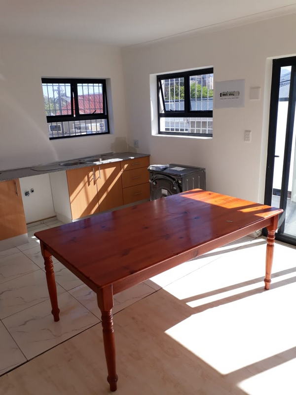 Wynberg, separate entrance one bedroom apartment