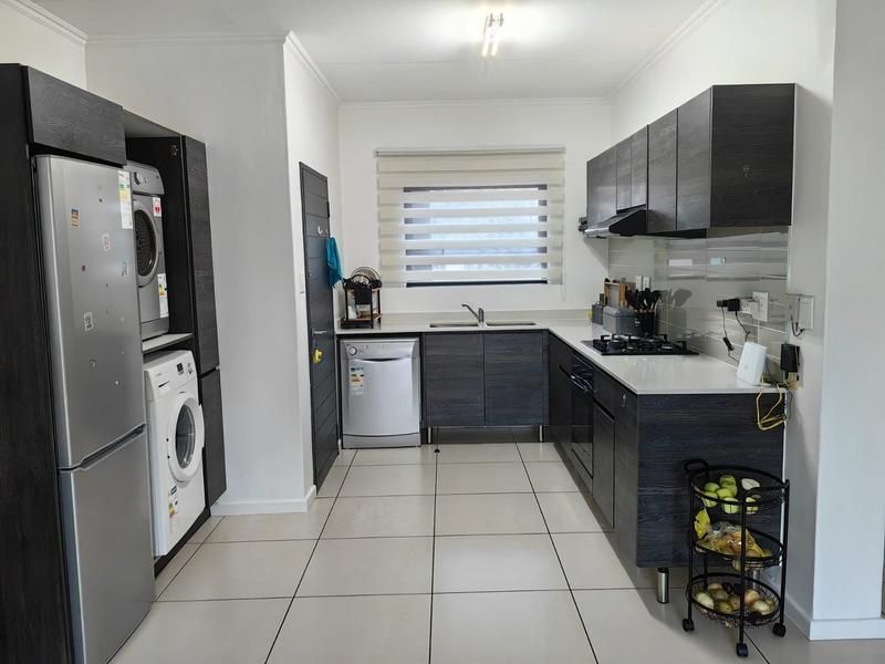 2 Bedroomed First Floor Apartment at the Sought after William Apartments