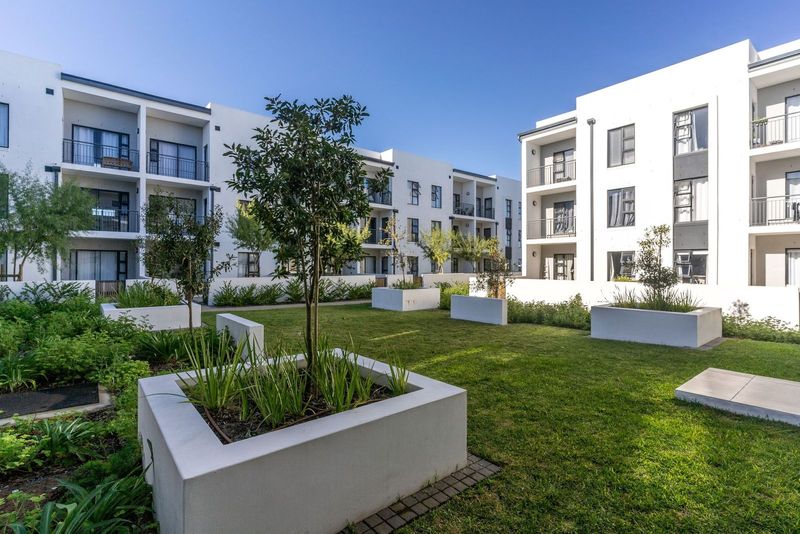 Unlock the Door to Contemporary Living in the Heart of Sonstraal Heights